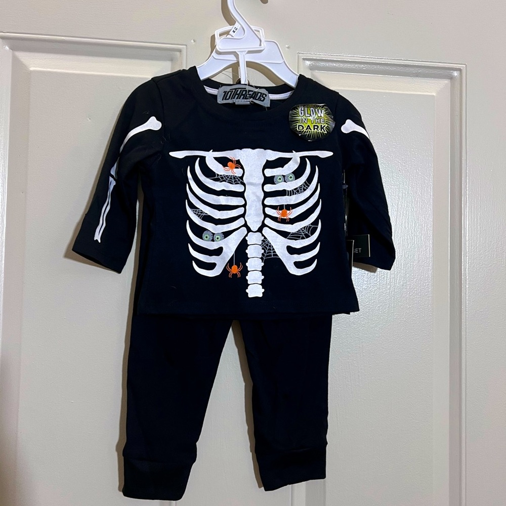 12 Month Boy/Girl Glow in the Dark Skeleton Halloween Long Sleeve Matching Set